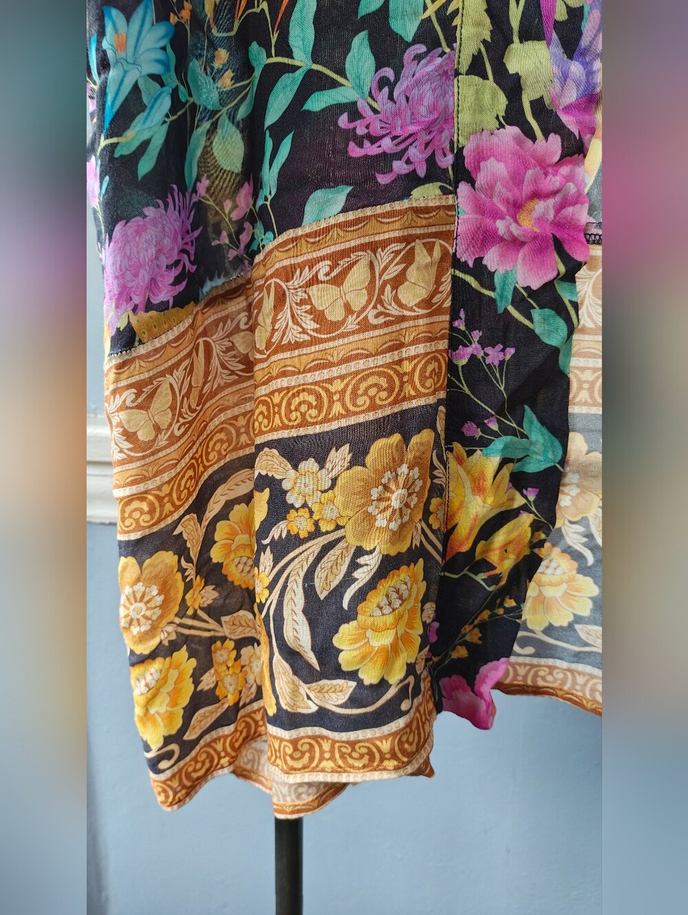 Spell Butterfly Short Kimono Robe in Firefly Black, S/M, NO TIE - Picture 5 of 6